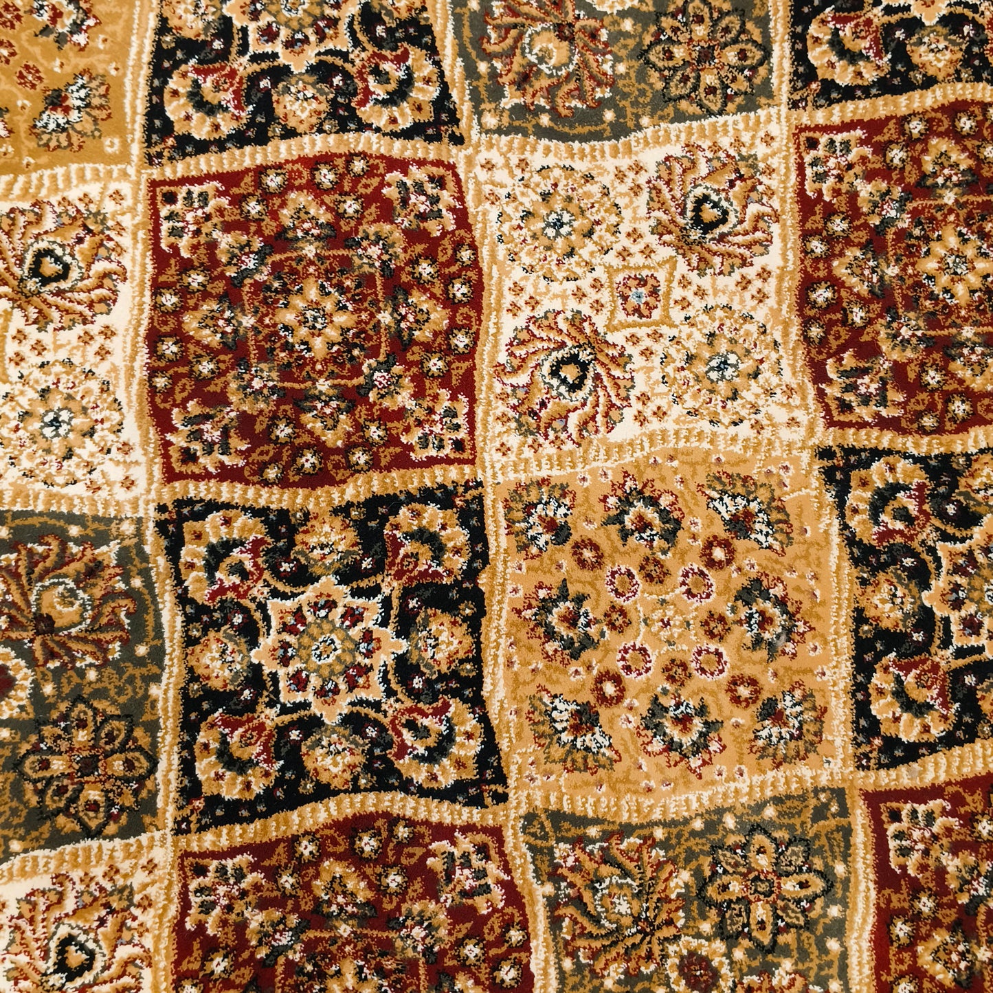 Cream Cream Round Traditional Carpet