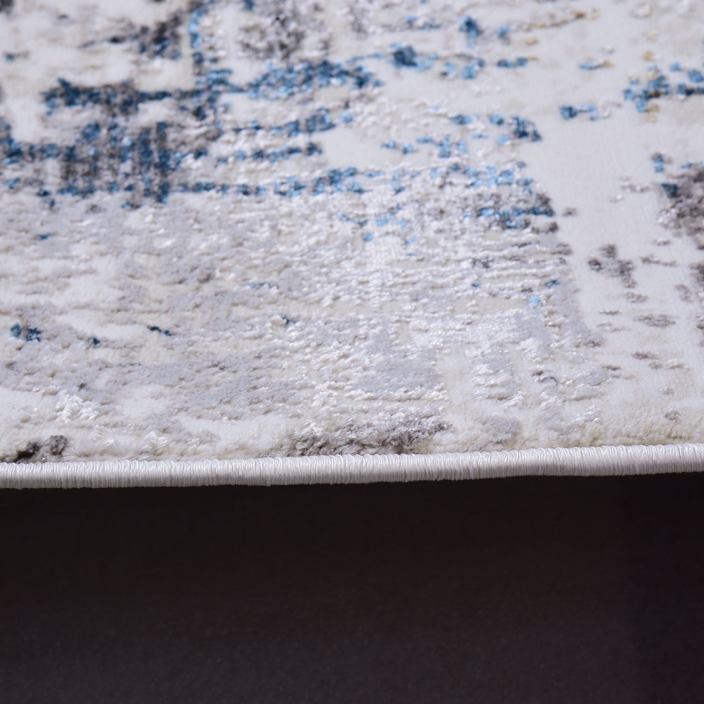White/Cream Modern Carpet