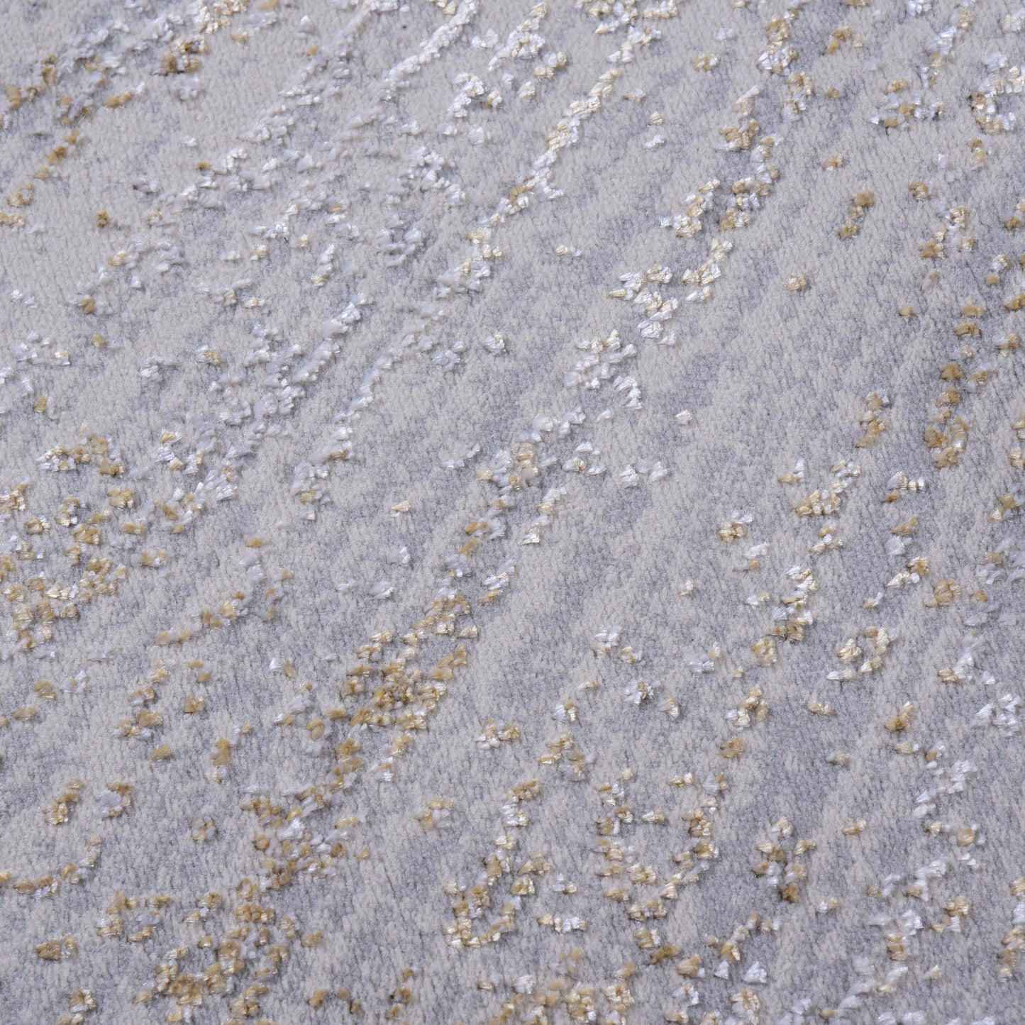 L.Grey/Gold Traditional Carpet