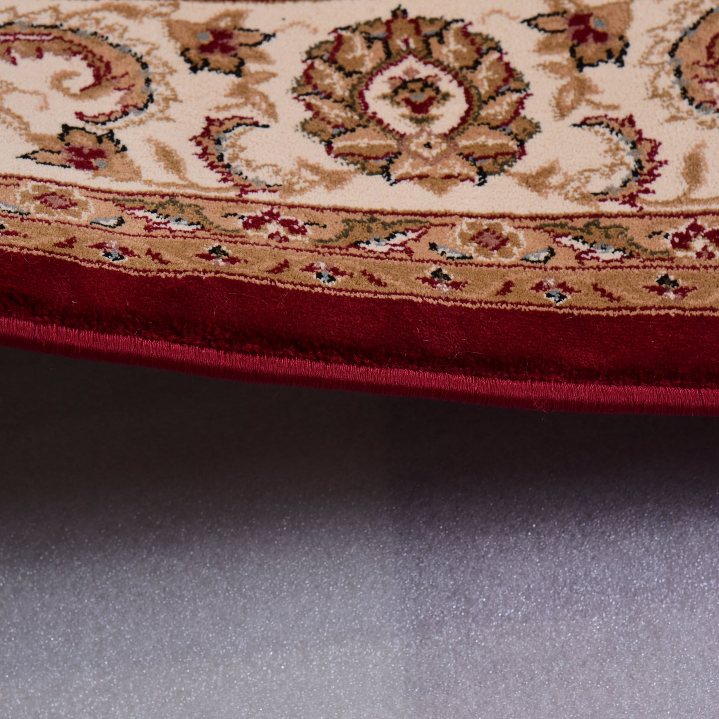 Red/Cream Traditional Carpet