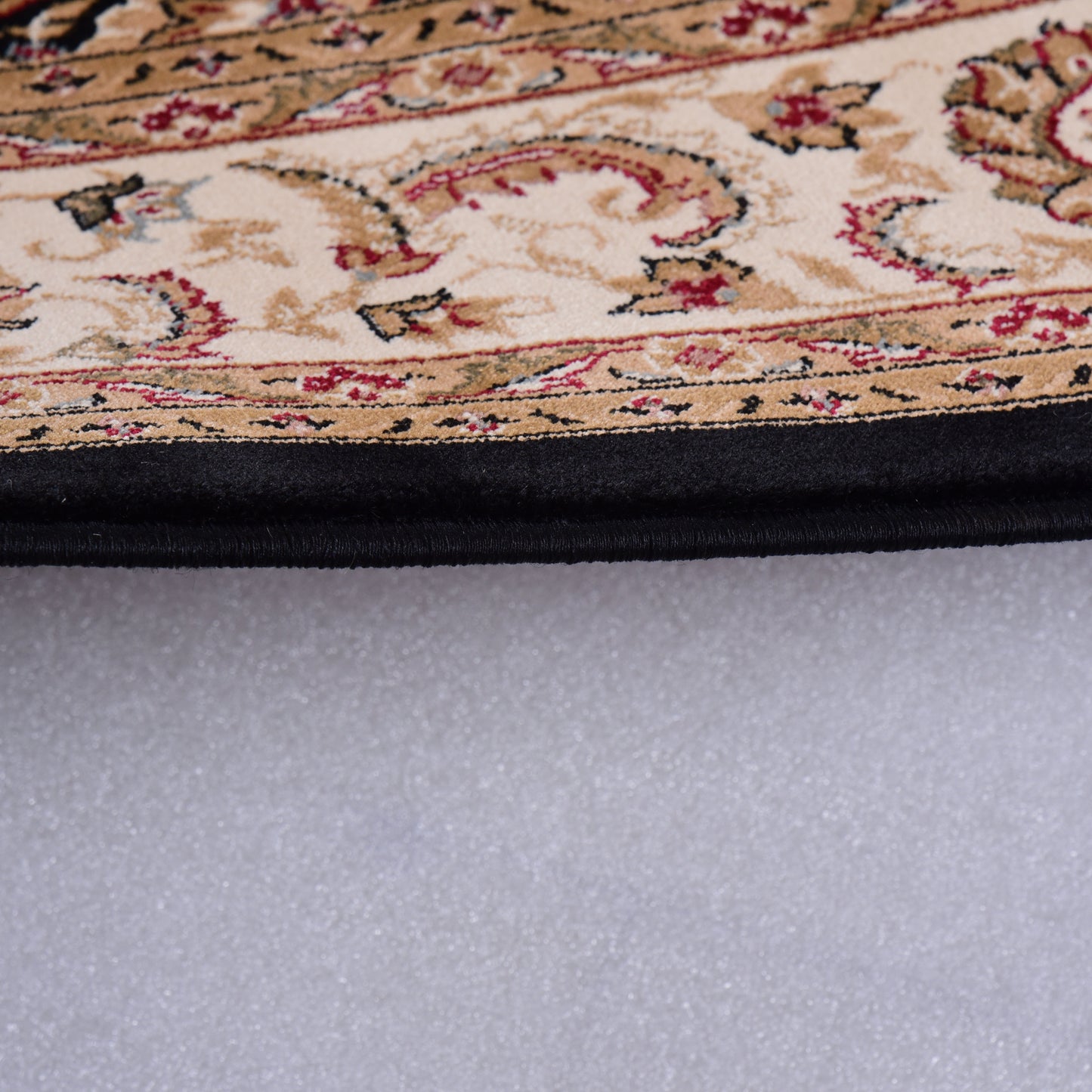 Black/Cream Traditional Carpet