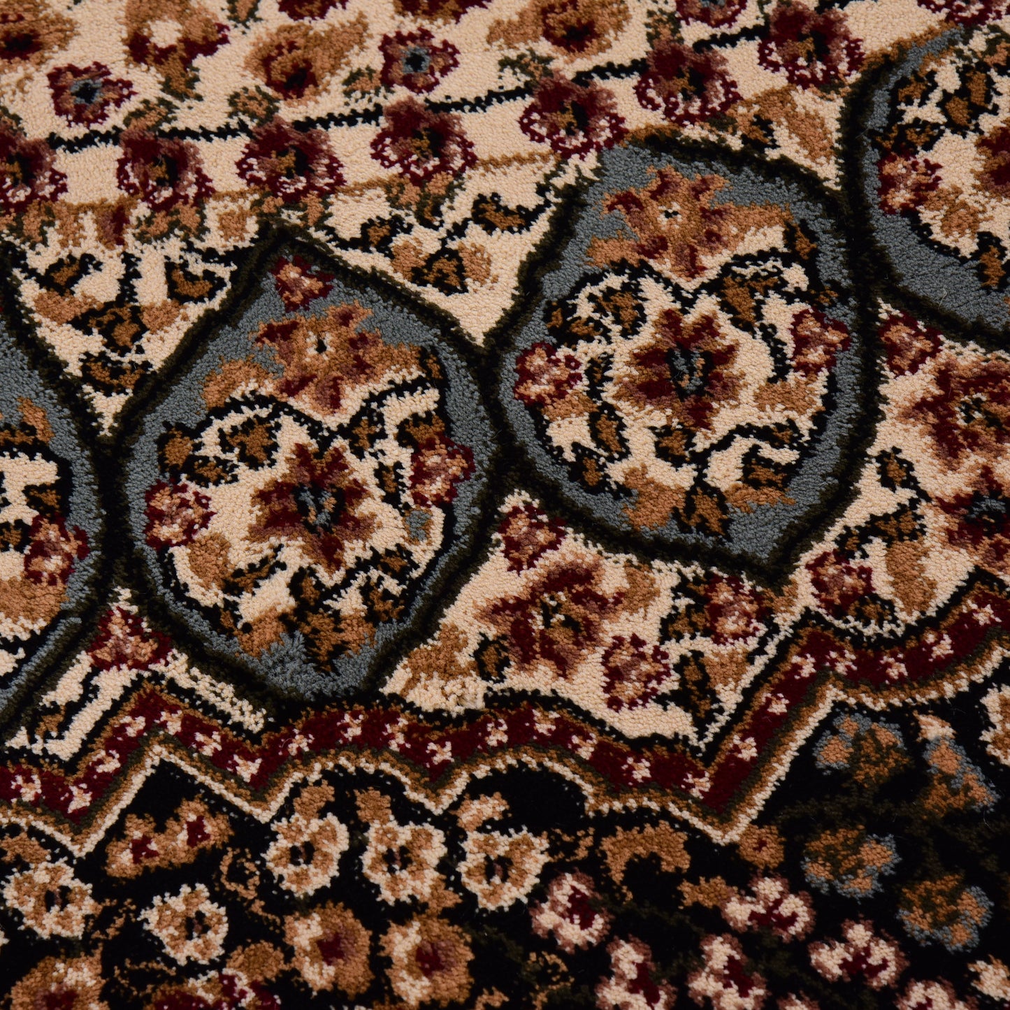 Cream/Black Traditional Carpet