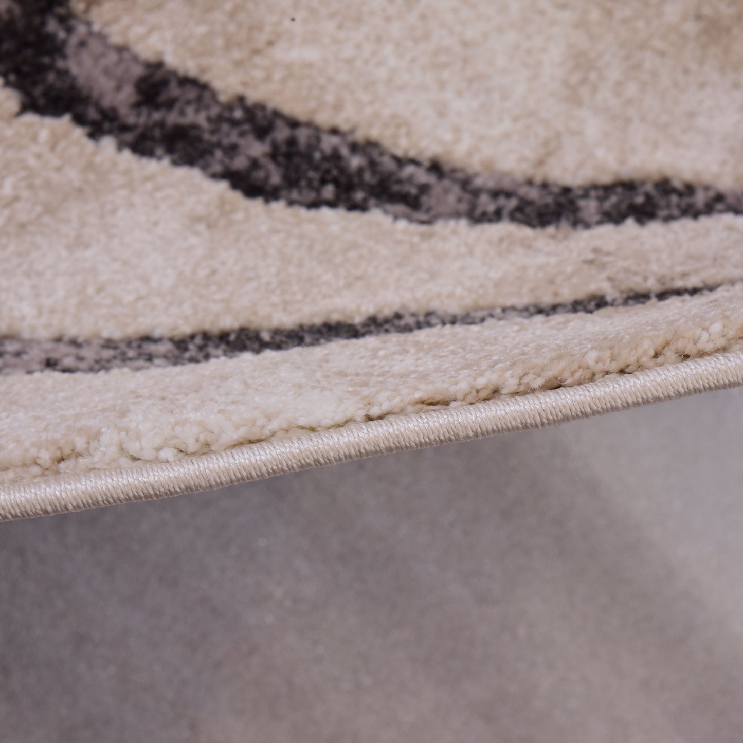 Kemik/Cream Shaped Carpet
